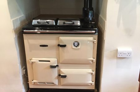 Rayburn Royal. Gas fired. Right hand flue. Cream.
